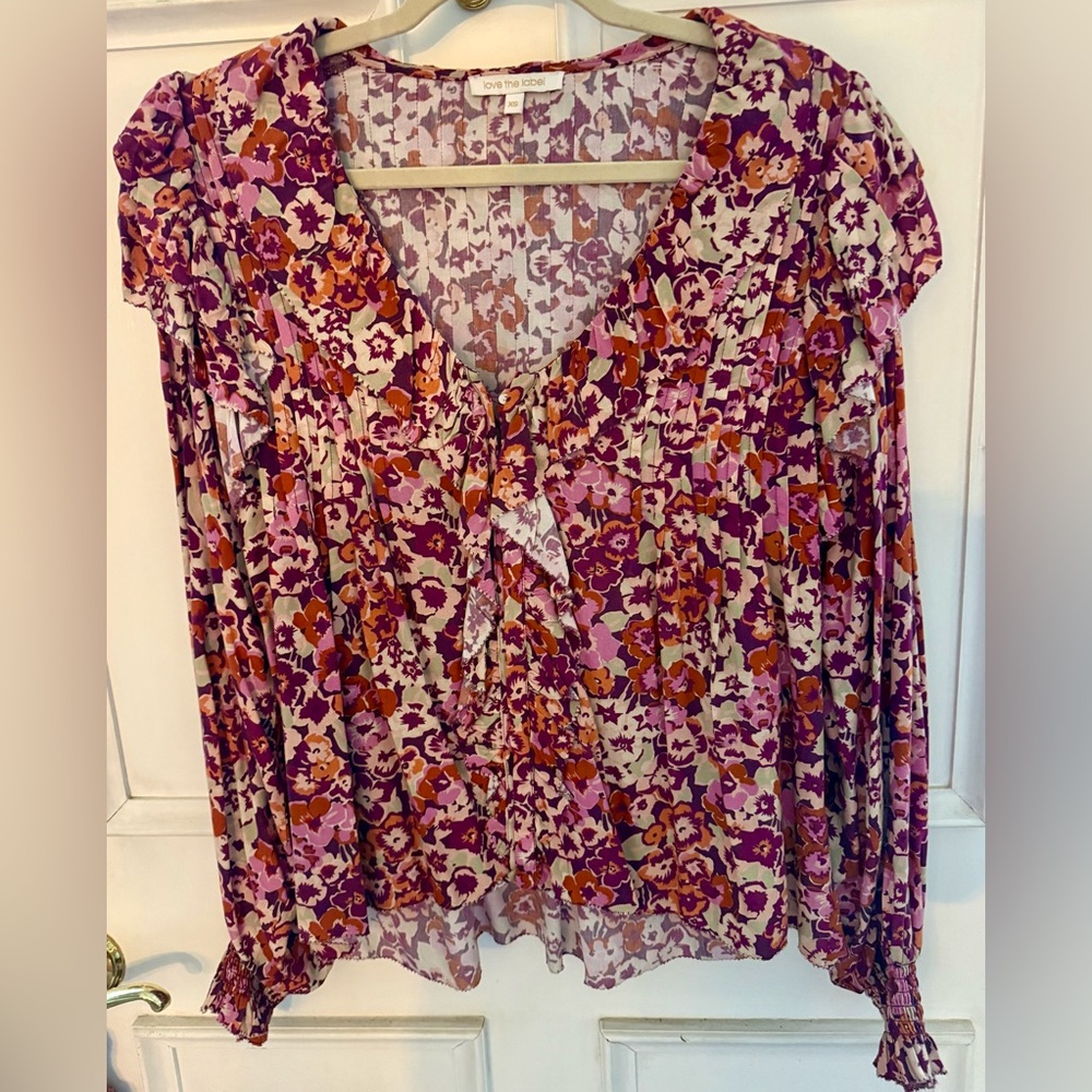 LOVE THE LABEL flowy blouse